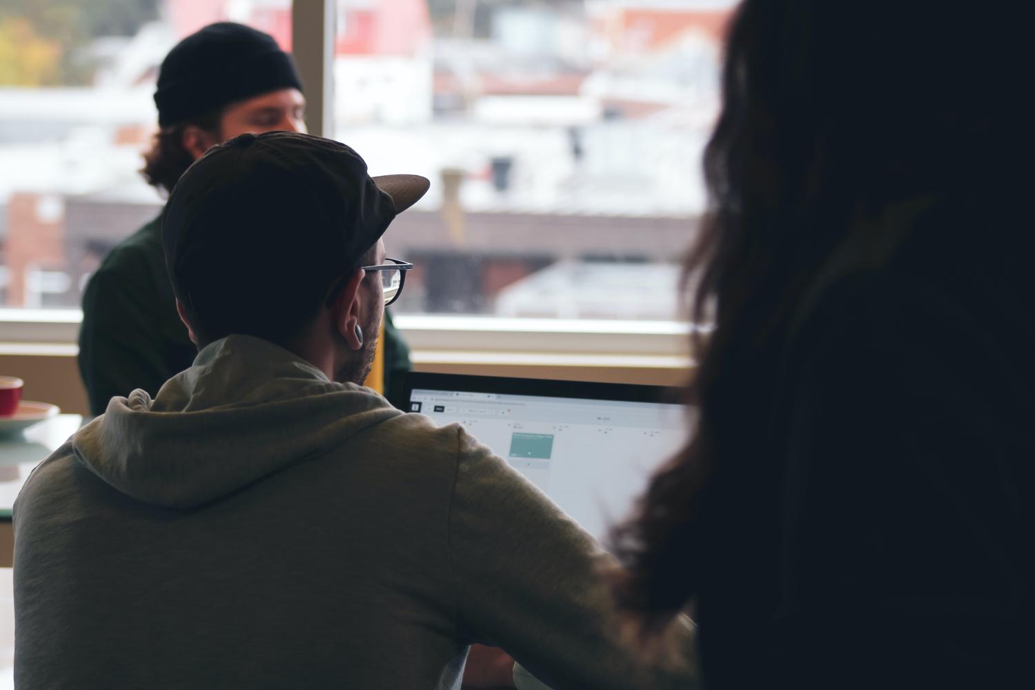 귀사의 머신 러닝 모델을 프로덕션 환경에 도입하는 고객